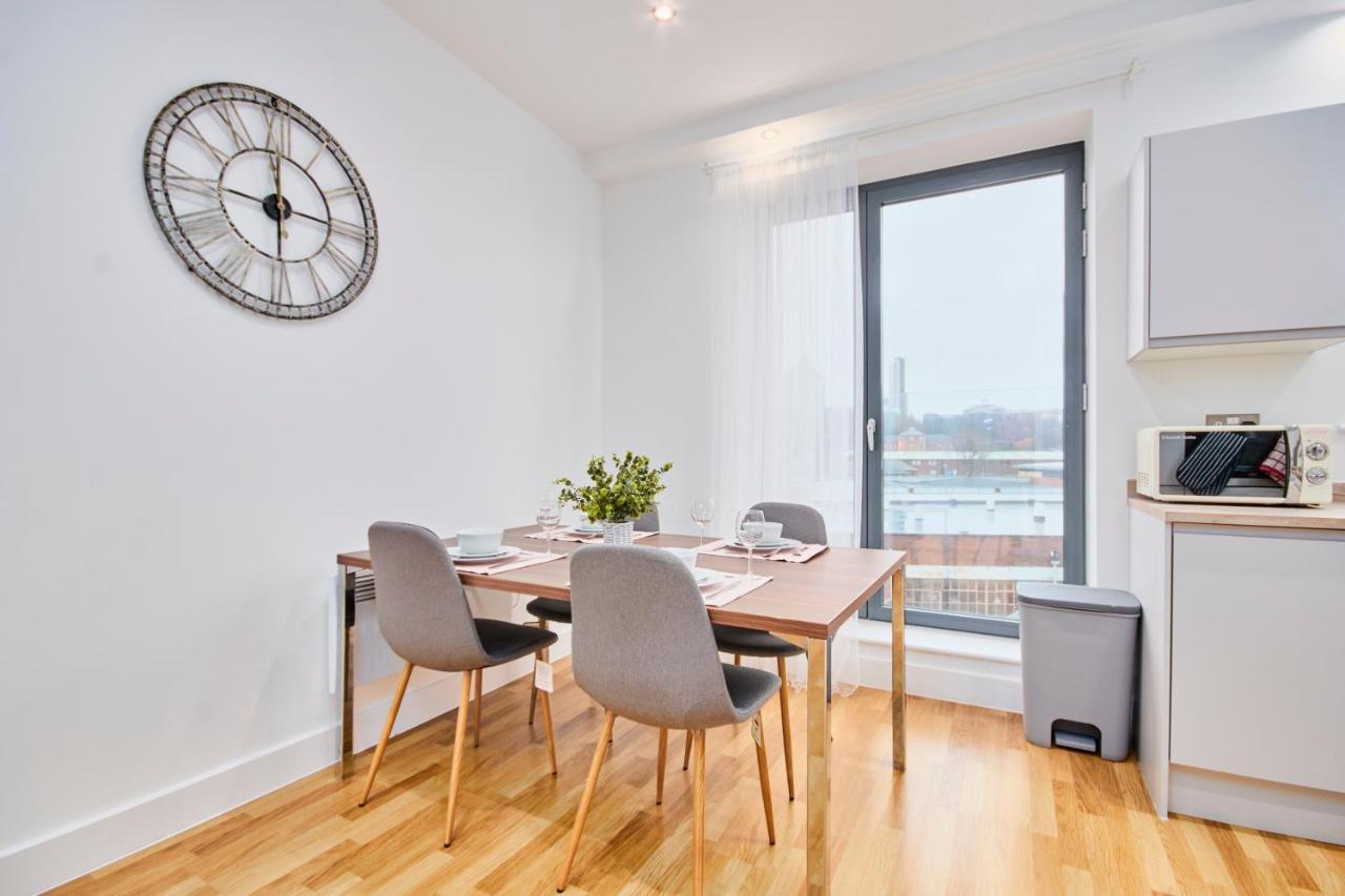 리즈 Large Duplex Penthouse - Parking 아파트 외부 사진