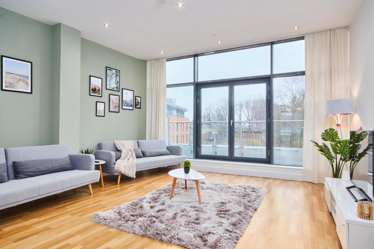 리즈 Large Duplex Penthouse - Parking 아파트 외부 사진