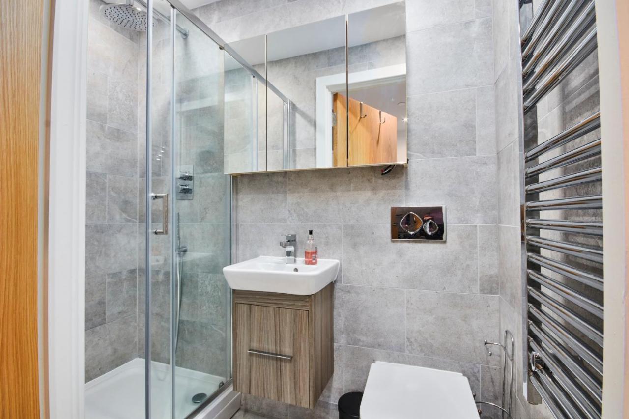 리즈 Large Duplex Penthouse - Parking 아파트 외부 사진
