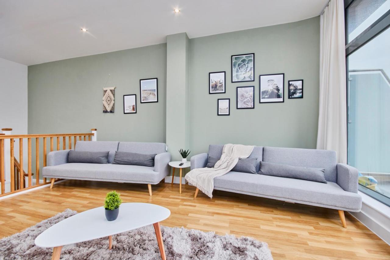 리즈 Large Duplex Penthouse - Parking 아파트 외부 사진